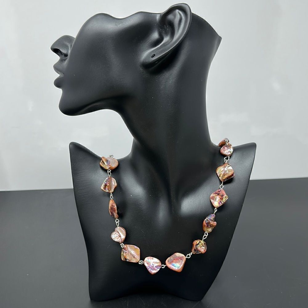 Stunning iridescent stones necklace